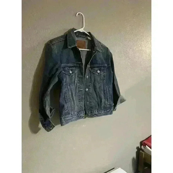 Levi’s XS Trucker Jacket Jean Denim Long Sleeve Metal Button Red Tag Medium Wash - Picture 2 of 7